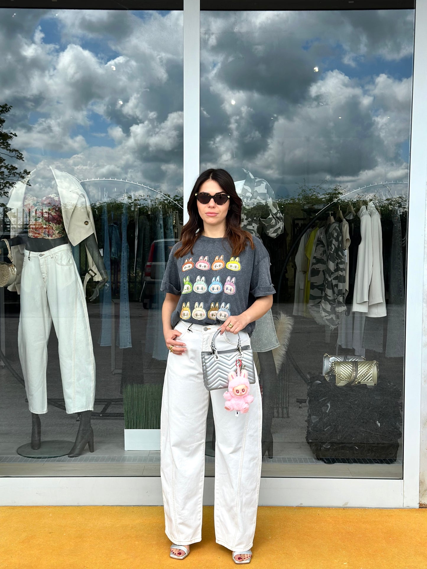 Jeans baggy con cuciture a contrasto