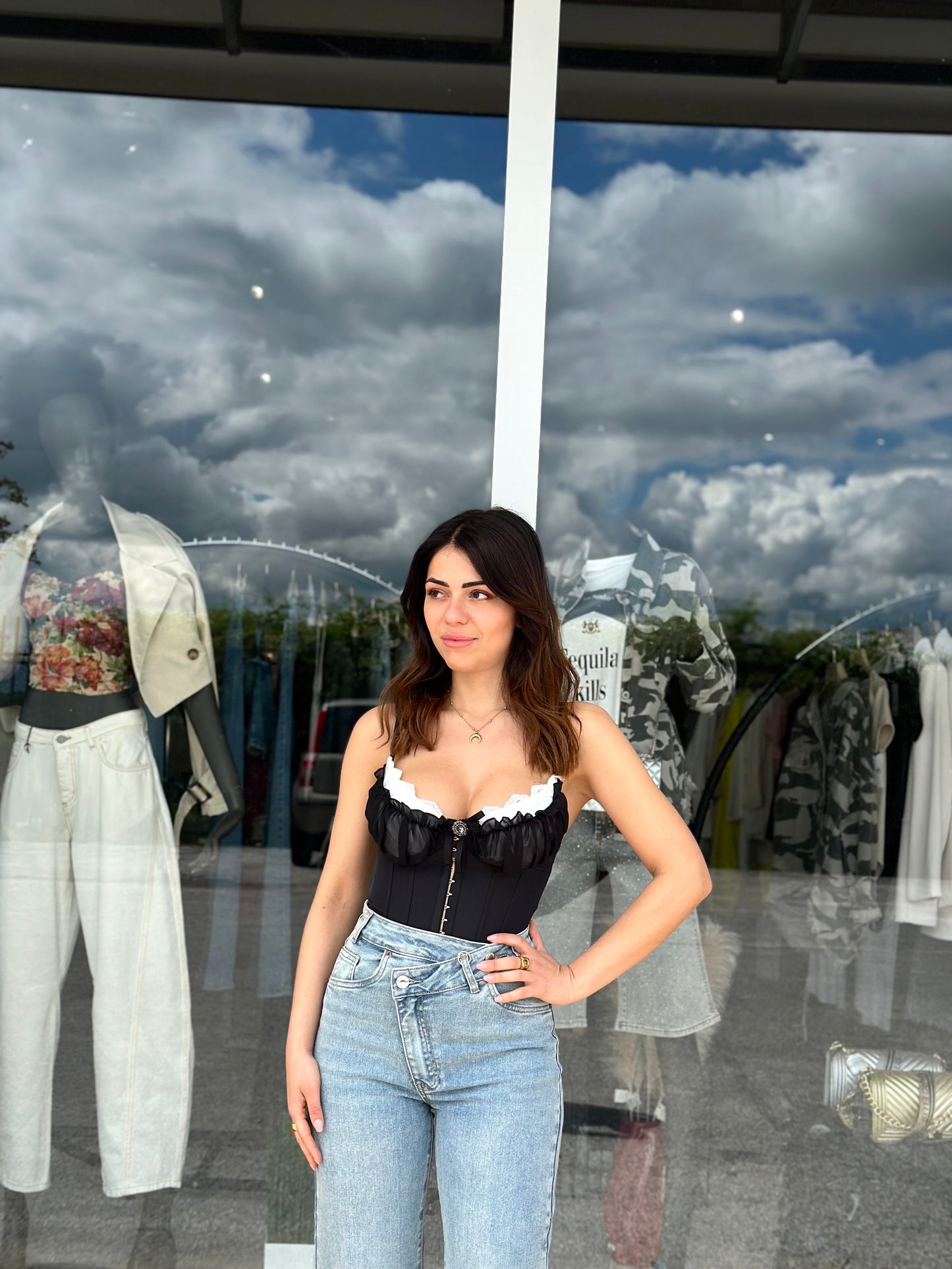 Bustier con spilla gioiello