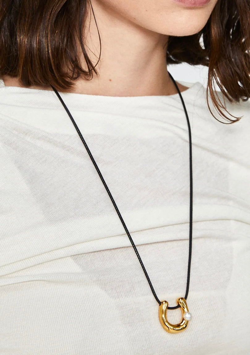 COLLANA FILO + PERLA NATURALE PLAC. ORO