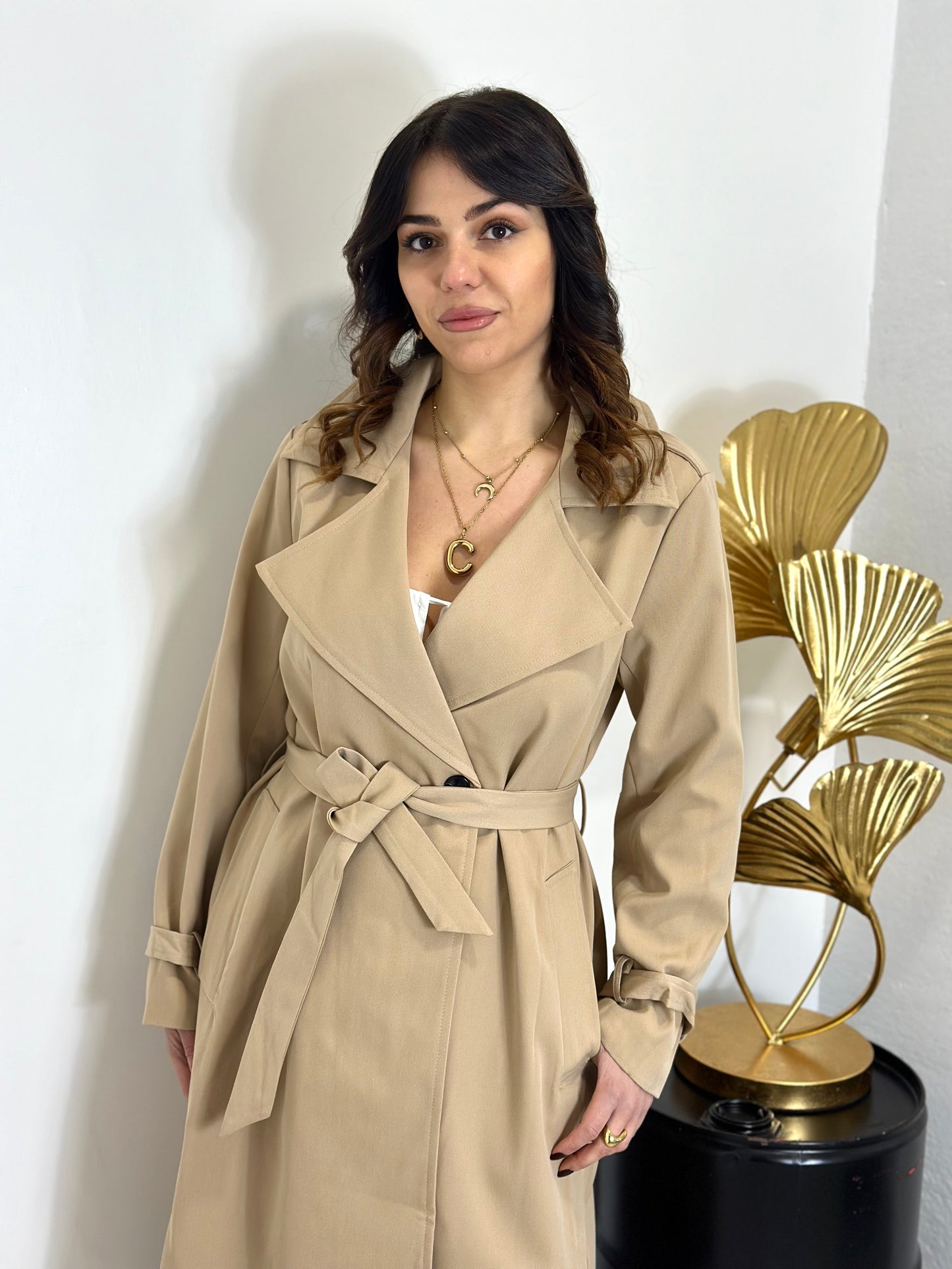 Trench camel con cintura