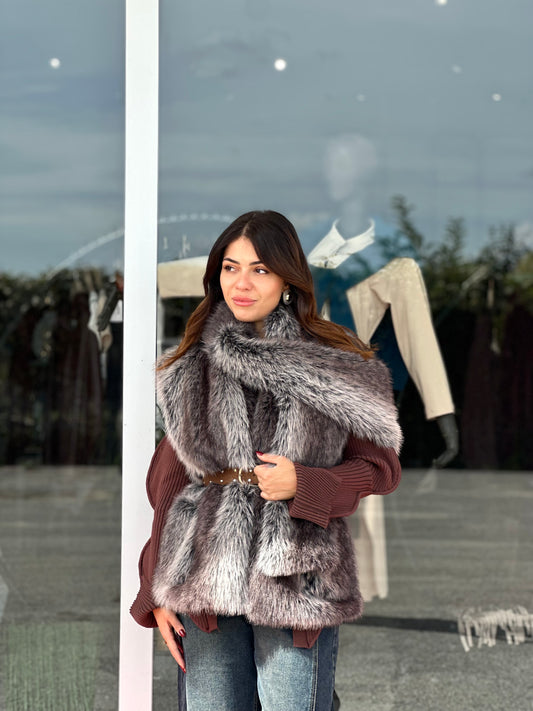 Gilet in ecopelliccia con scialle