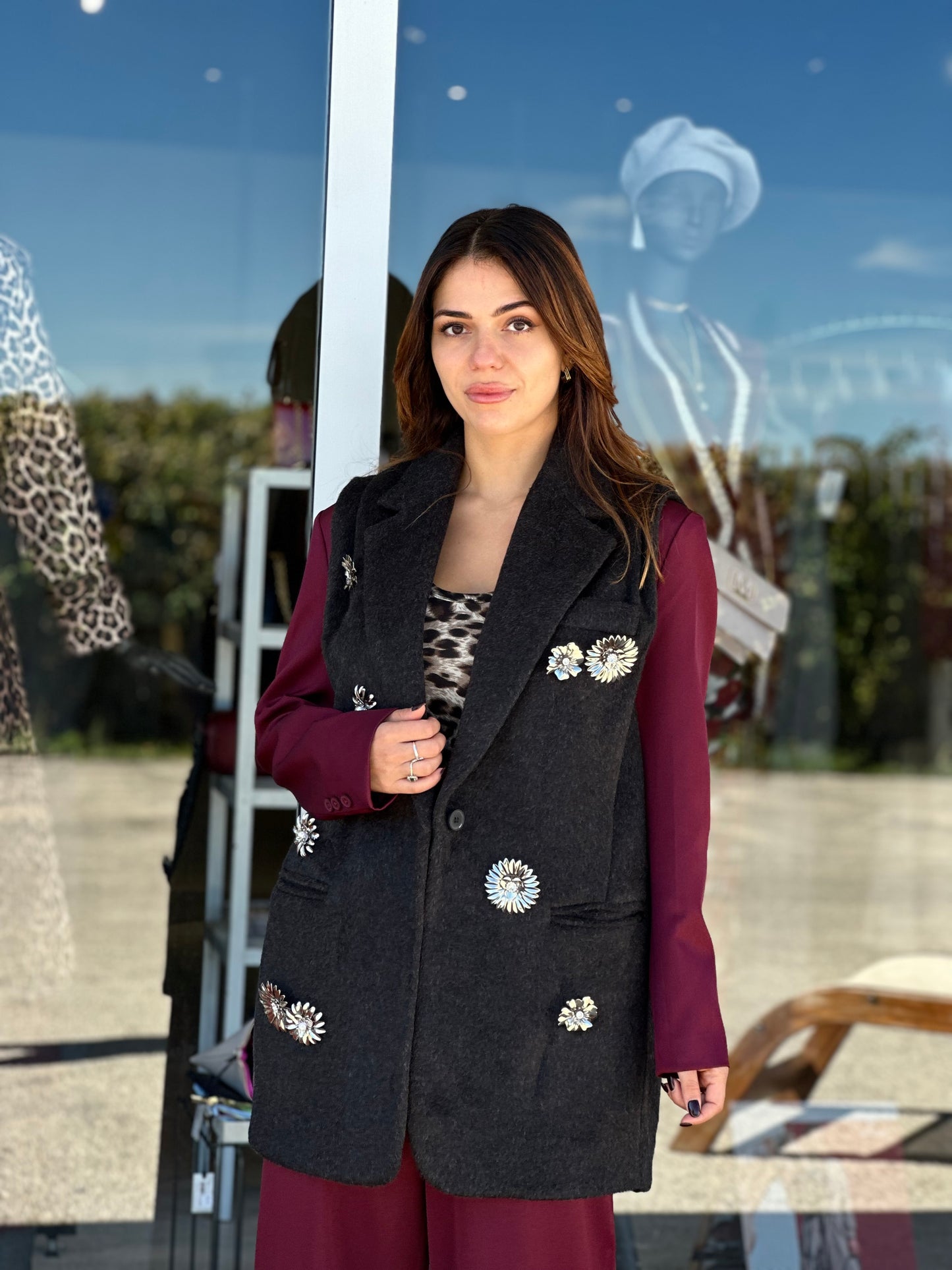 Gilet cappotto con applicazioni