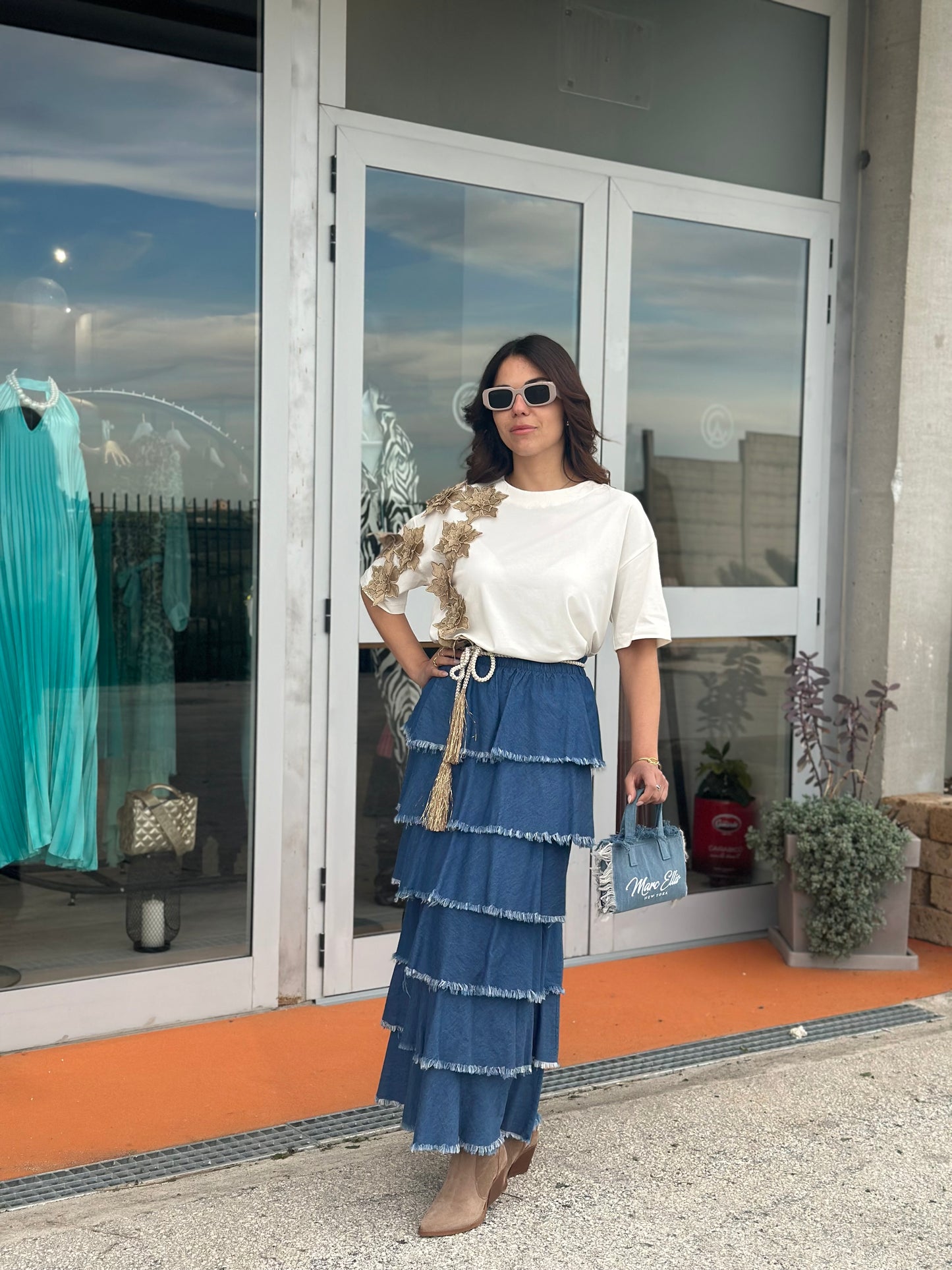 GONNA LUNGA DI BALZE IN DENIM CON CINTURA DI CORDA