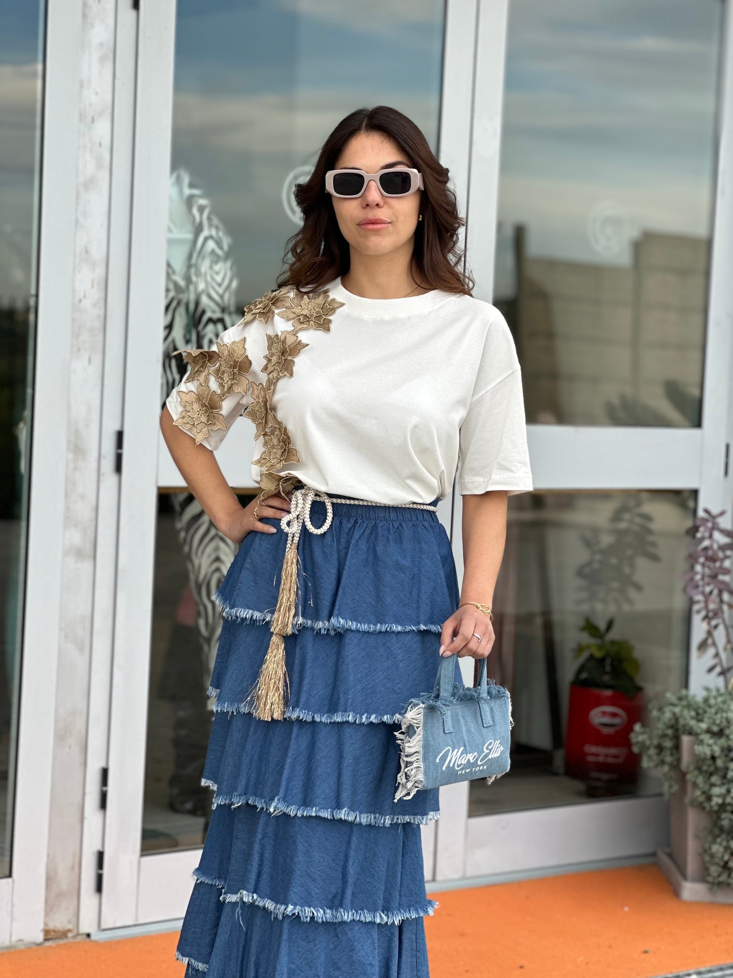 GONNA LUNGA DI BALZE IN DENIM CON CINTURA DI CORDA