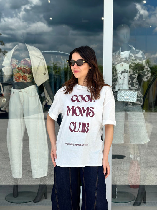 T-shirt moms