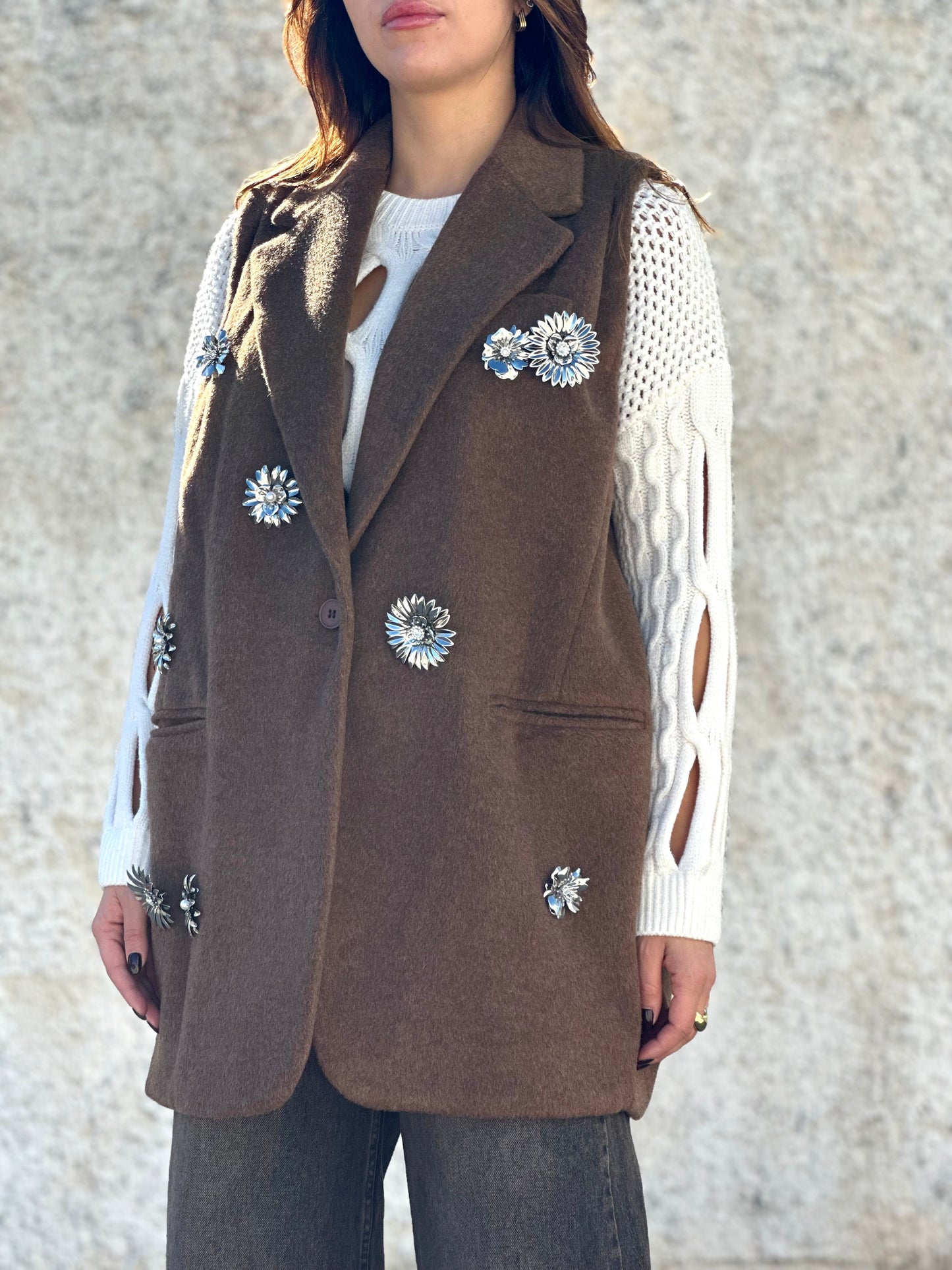 Gilet cappotto con applicazioni