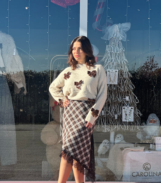 Gonna asimmetrica con pizzo