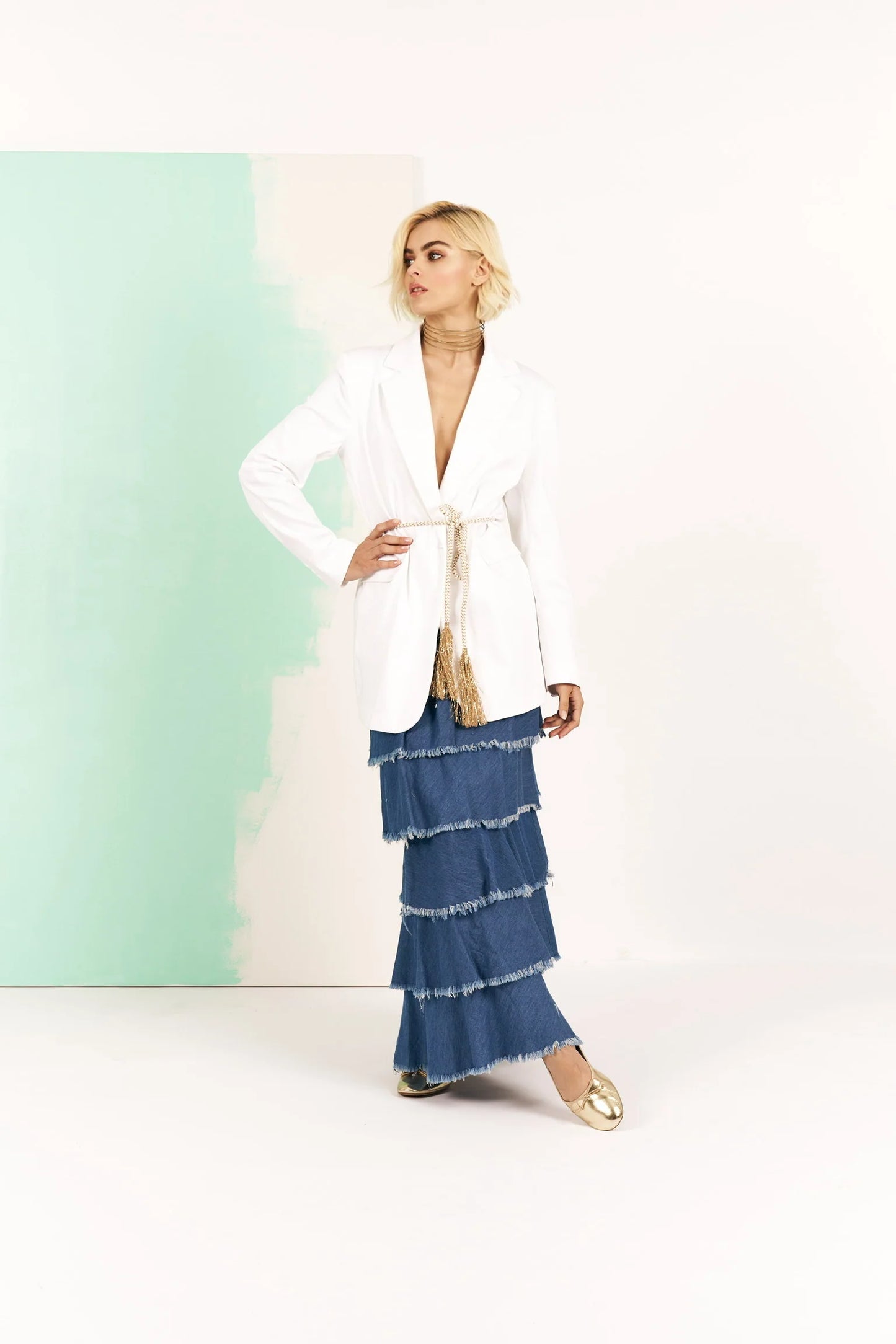 GONNA LUNGA DI BALZE IN DENIM CON CINTURA DI CORDA