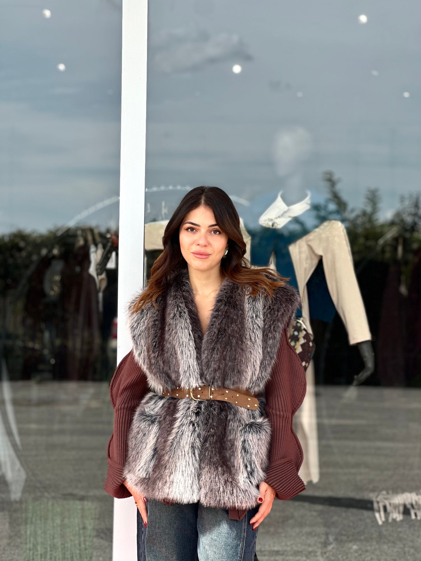 Gilet in ecopelliccia con scialle