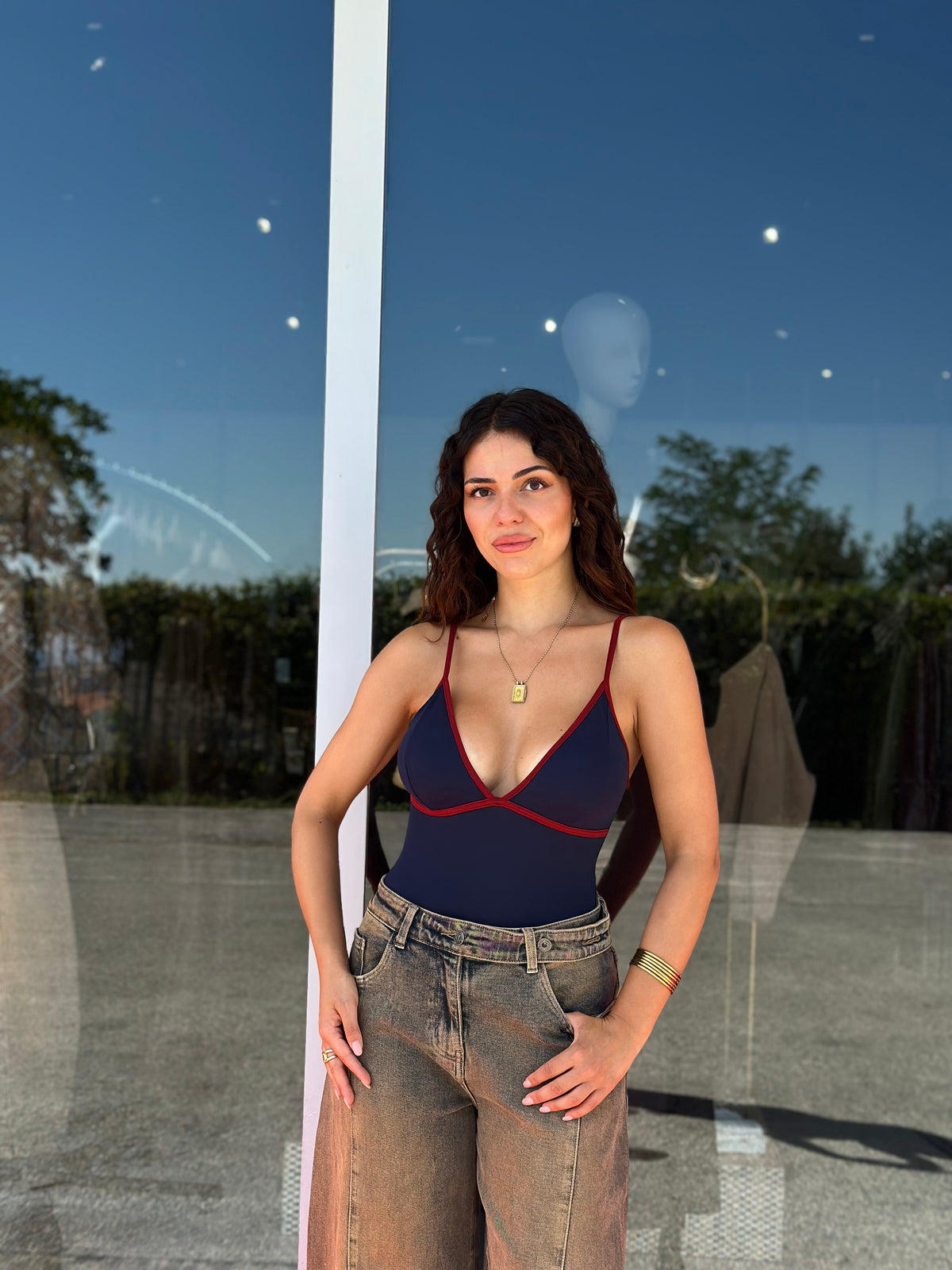 Top con bordino a contrasto